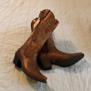 NWT Women's Ariat Western Boots